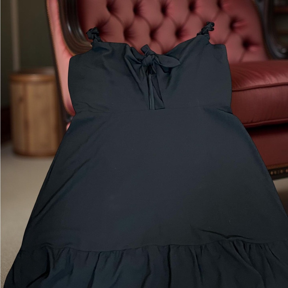 Chic Black Backless Dress with Tie Straps.  CAJA # 1‎   E